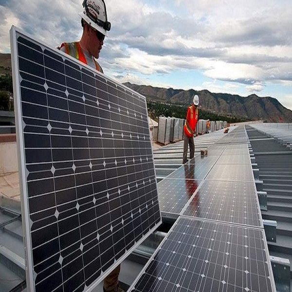 مدارس جزائرية تعتمد الطاقة الشمسية بديلاً عن الكهرباء