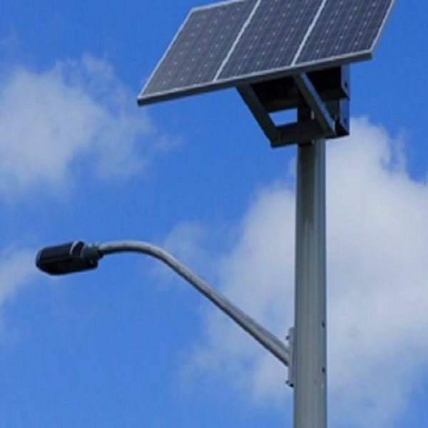 الرئيس تبون يأمر بالاستخدام الفوري للطاقة الشمسية في الإنارة العمومية عبر كل بلديات الوطن