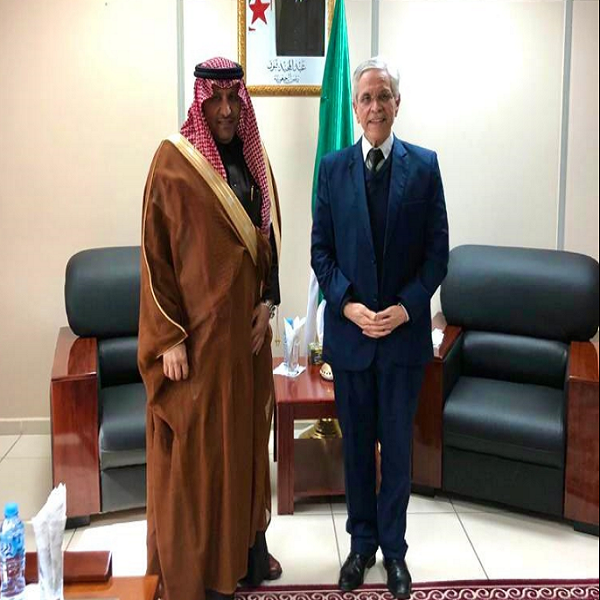 شيتور يتباحث فرص التعاون في مجال الطاقات المتجددة مع سفير السعودية بالجزائر
