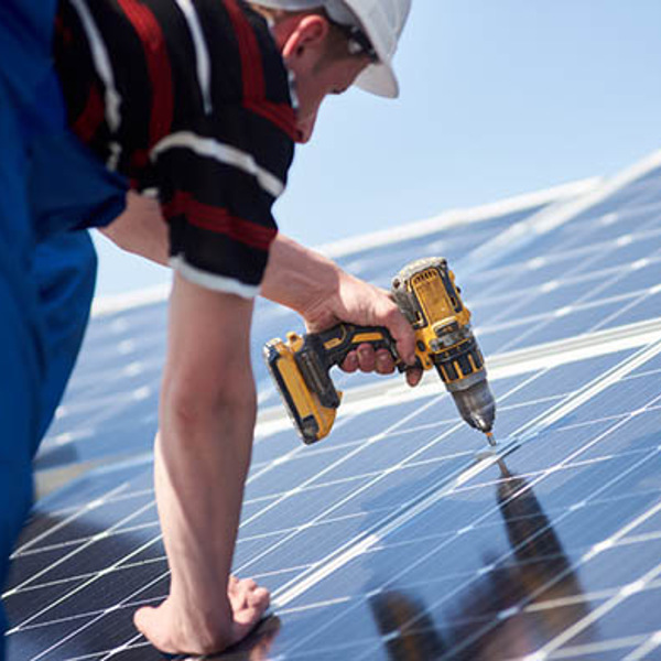 طاقة شمسية: خبراء يبرزون ضرورة دعم المنتجين المحليين و نقل التكنولوجيا لتطوير القطاع