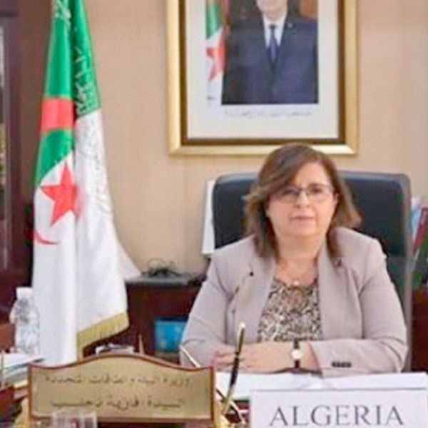 دحلب تشرف على اختتام الطبعة الثالثة لصالون الجزائر الدولي للبيئة والطاقات المتجددة